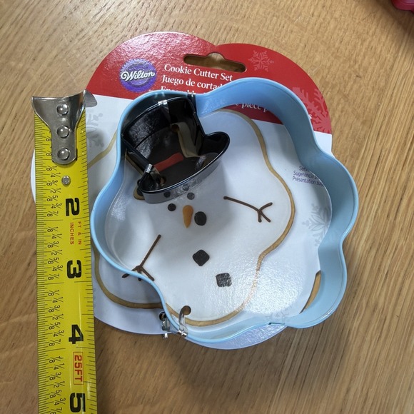 Set Of 2 Wilton Cookie Cutters Penguin And Melted Snowman - Picture 3 of 4